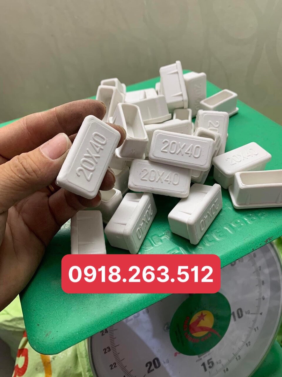 Nút bịt trong 20x40